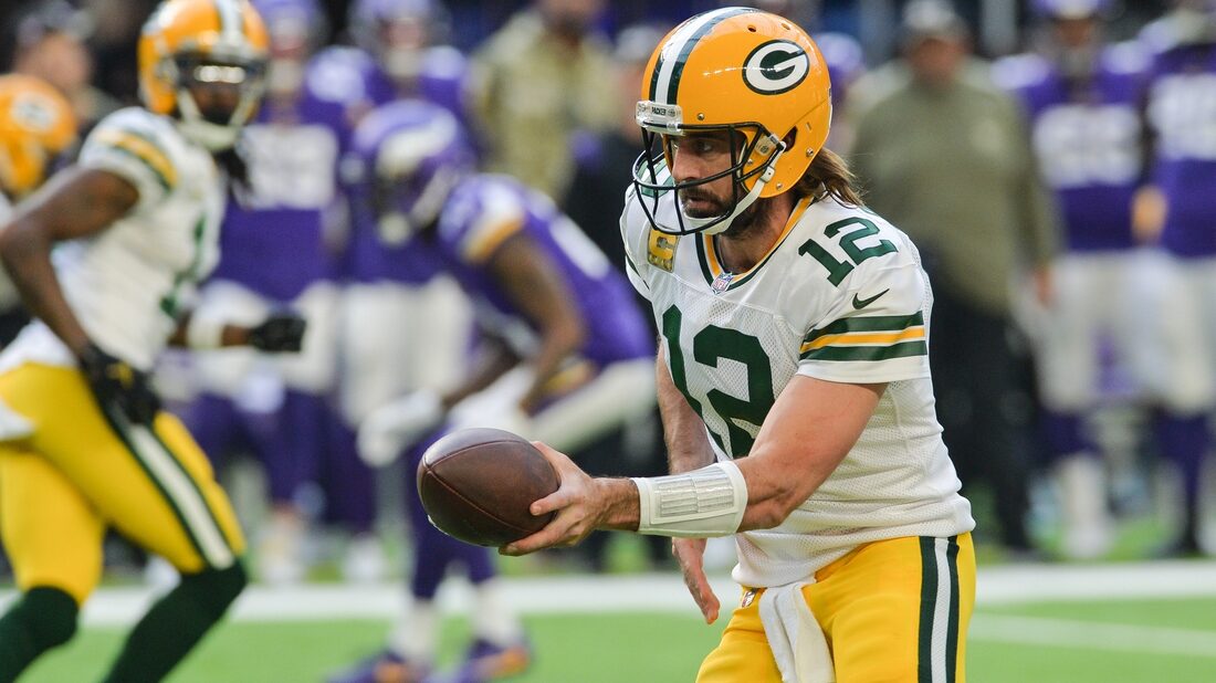 Rodgers to play vs. Rams despite not practicing all week