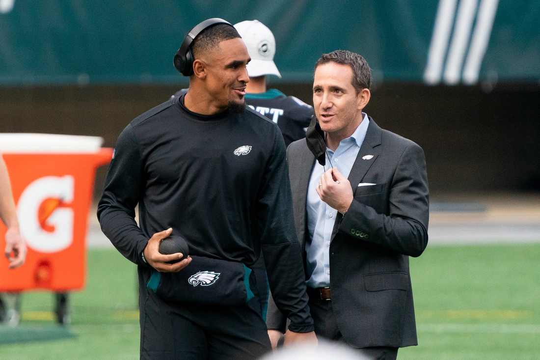 Reports: Eagles GM Howie Roseman signs 3-year deal