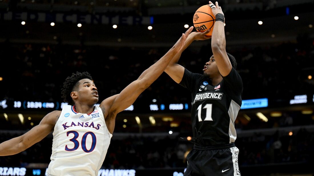 #1 Kansas rides defense to Sweet 16 win over Providence