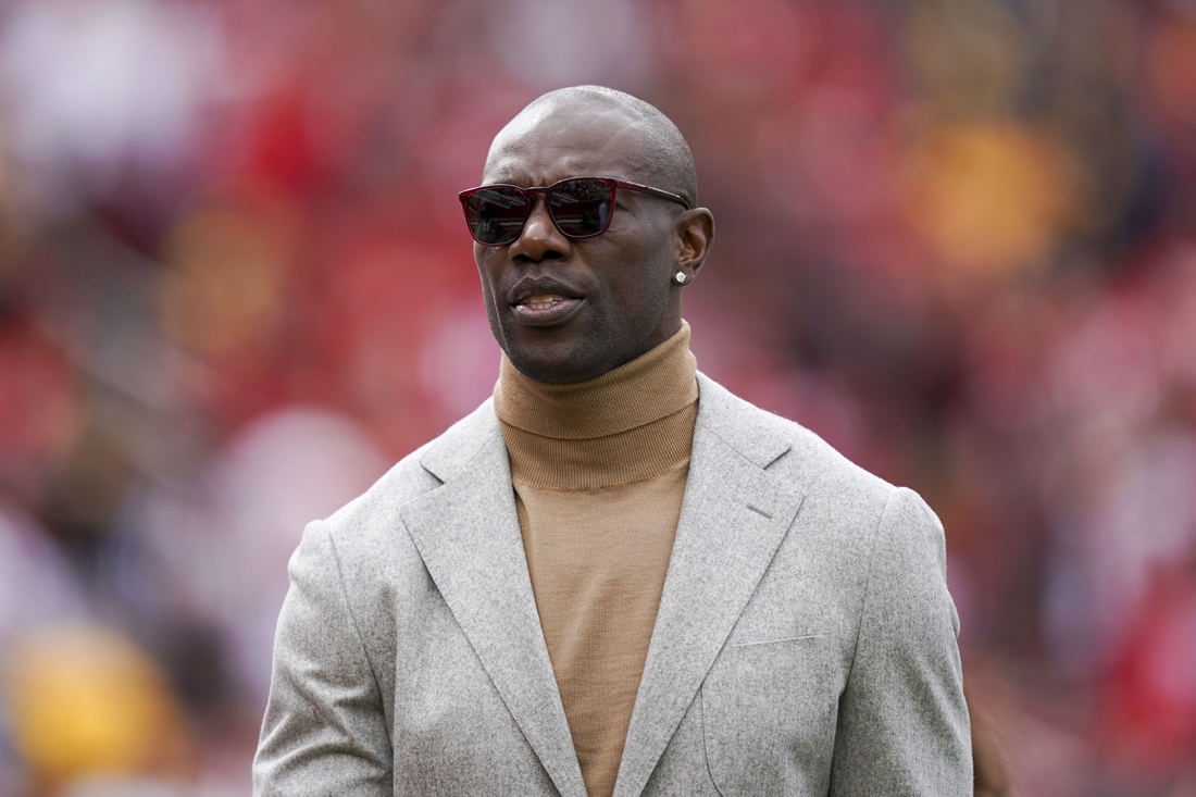 Hall of Famer Terrell Owens scores touchdown at 48