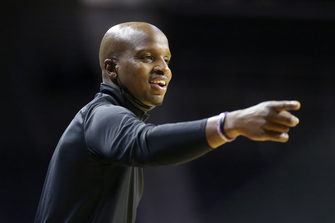 Reports: Albany coach Dwayne Killings to return after investigation