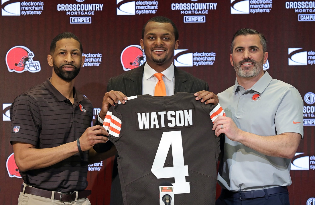 Deshaun Watson to hit Bahamas with teammates, visit with NFL